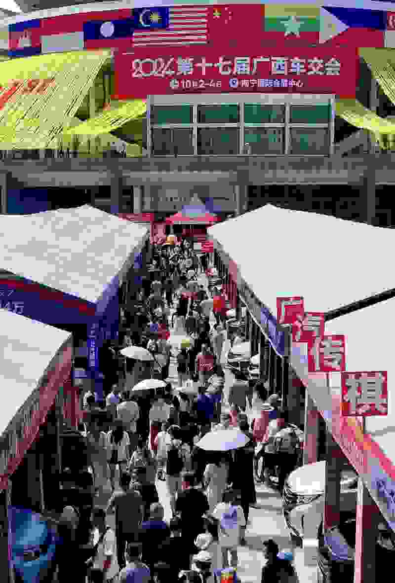 中国国庆假期人气旺 广西消费市场繁荣有序
