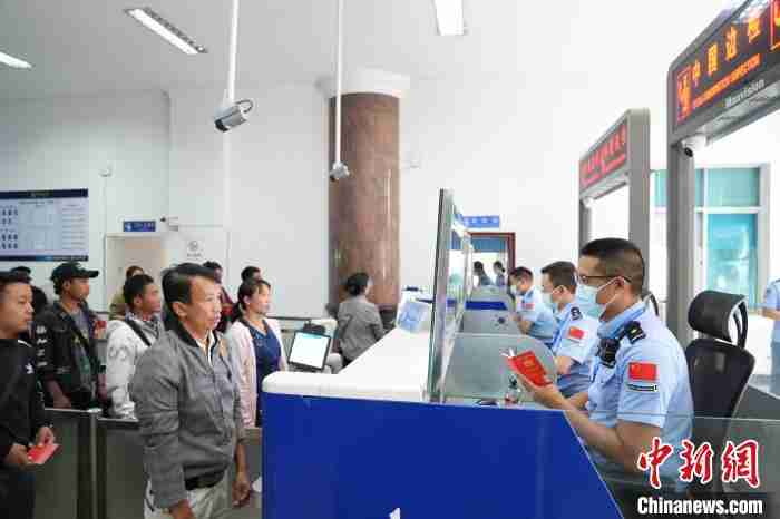 中国国庆假期中缅边境瑞丽口岸出入境旅客逾10万人次