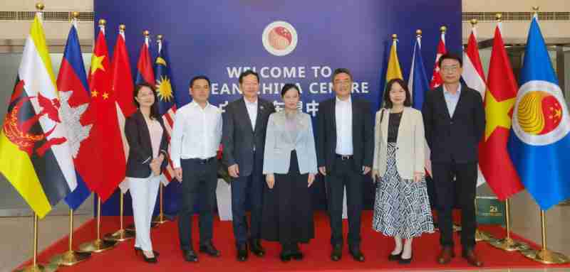 中国—东盟博览会秘书处秘书长拜会中国—东盟中心秘书长