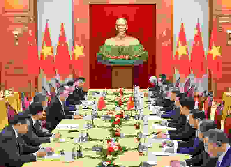 中国总理李强会见越共中央总书记、国家主席苏林
