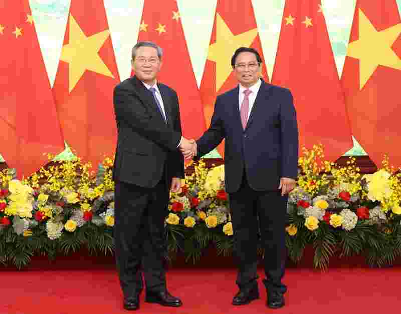 中国总理李强同越南总理范明政会谈 妥善处理分歧，扩大海上合作