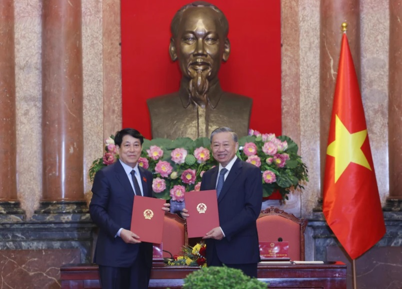 梁强当选越南国家主席 与苏林进行工作交接 