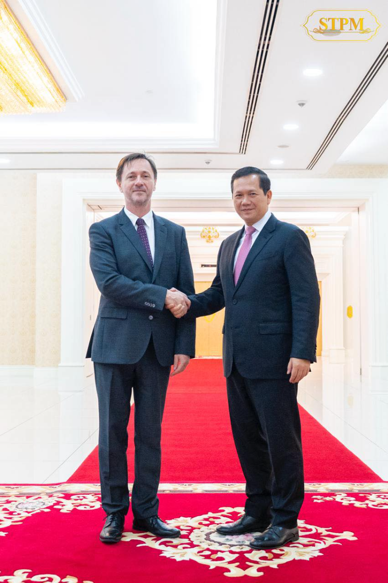 柬埔寨首相会见匈牙利驻柬大使  对两国未来合作充满信心