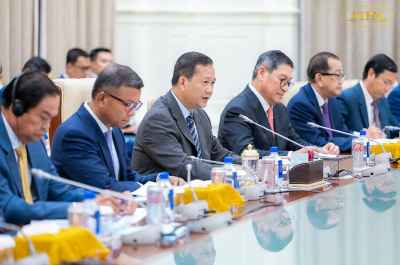 柬埔寨首相洪玛奈会见联合国机构执行局代表团