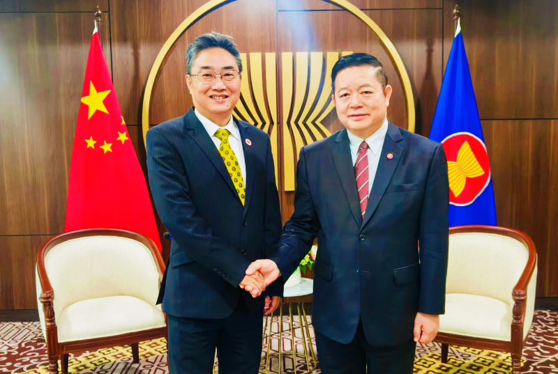 中国—东盟中心秘书长会见东盟秘书长高金洪