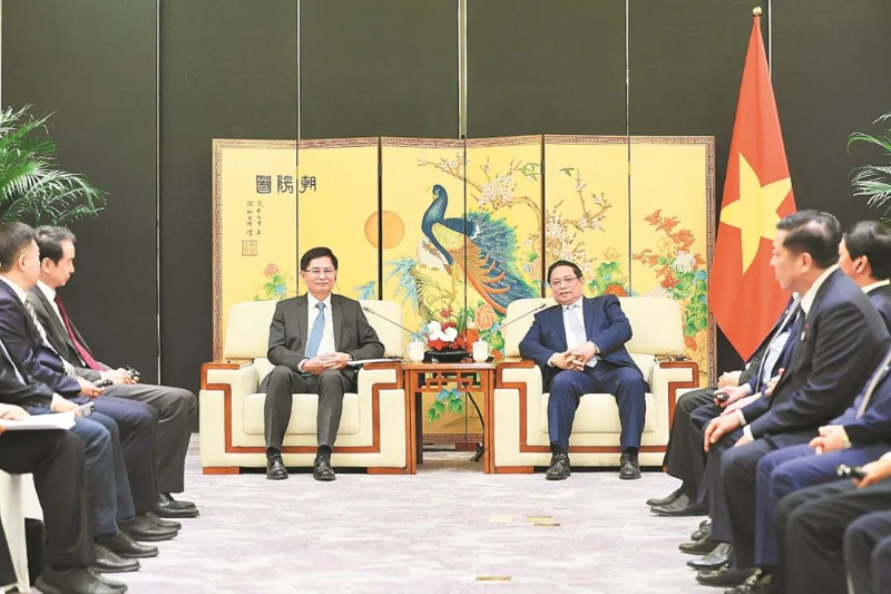 中国广西壮族自治区主席蓝天立拜会越南总理范明政