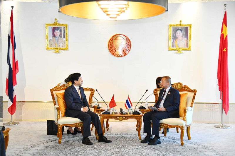 中国驻泰国大使韩志强拜会泰国国会副主席兼上议院议长蒙坤
