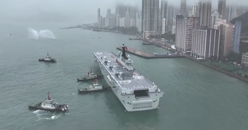 海南舰编队顺利抵达香港 开启为期5天访问活动