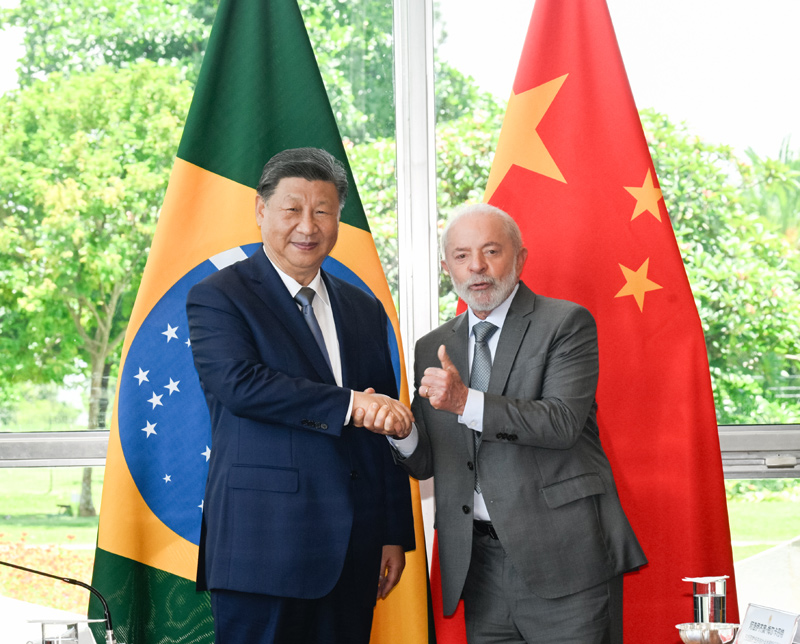中国家主席习近平同巴西总统卢拉举行会谈 将两国关系定位提升为中巴命运共同体