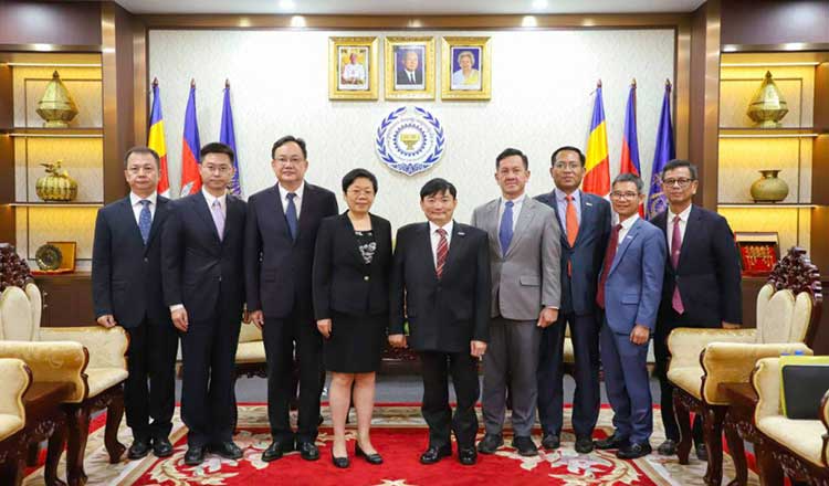 柬劳工部大臣会见广西壮族自治区党委宣传部长 携手推进职业技术教育合作