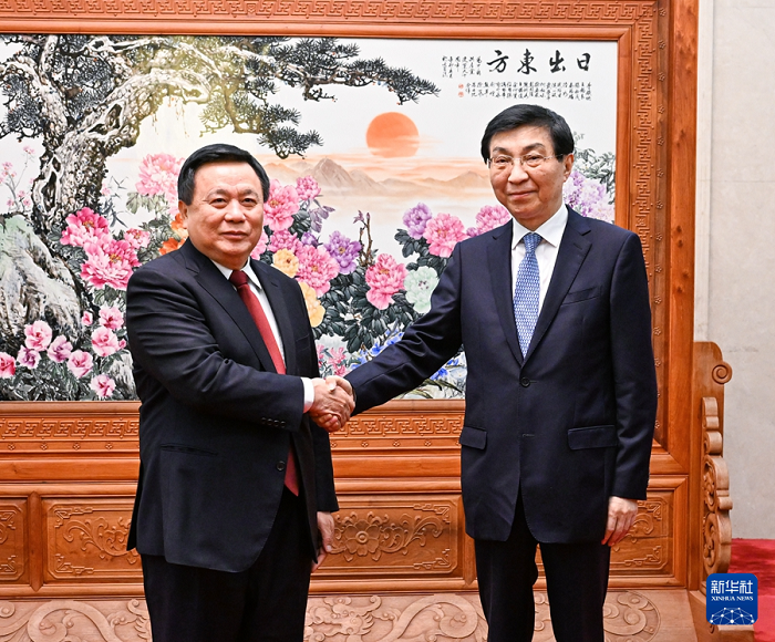 中国全国政协主席王沪宁在北京会见越南共产党代表团