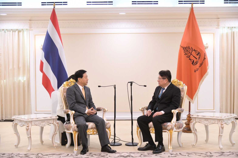 中国驻泰国大使韩志强会见泰国新任总检察长派叻