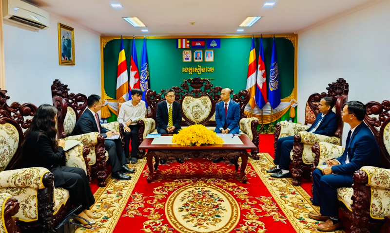 Secretary General of the ASEAN-China Centre Meets Vice Governor of Siam Reap Province