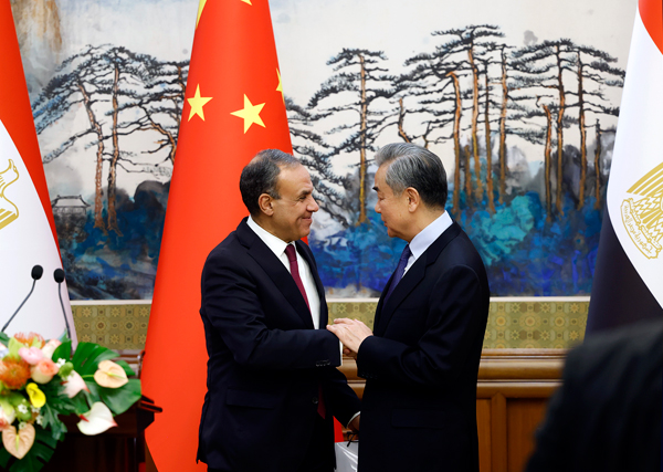 中国外长王毅阐述中方对当前中东乱局的看法