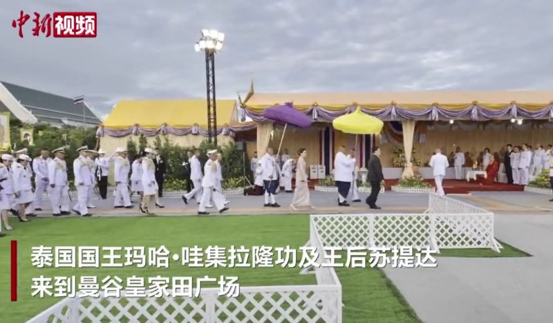 泰国国王及王后瞻仰北京灵光寺佛牙舍利