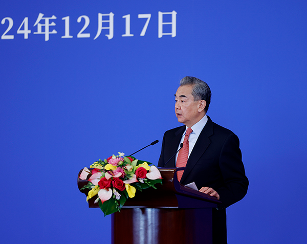 中国外长王毅谈中俄关系、中美关系和中国对美政策