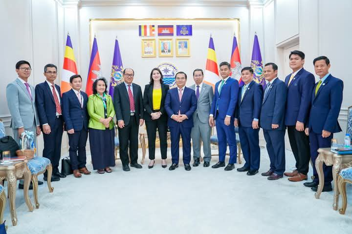 柬埔寨水资源与气象部大臣会见世界银行代表团 共商水资源领域发展优先事项