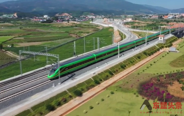 China-Laos railway transforms life, community of young ethnic Dai attendant