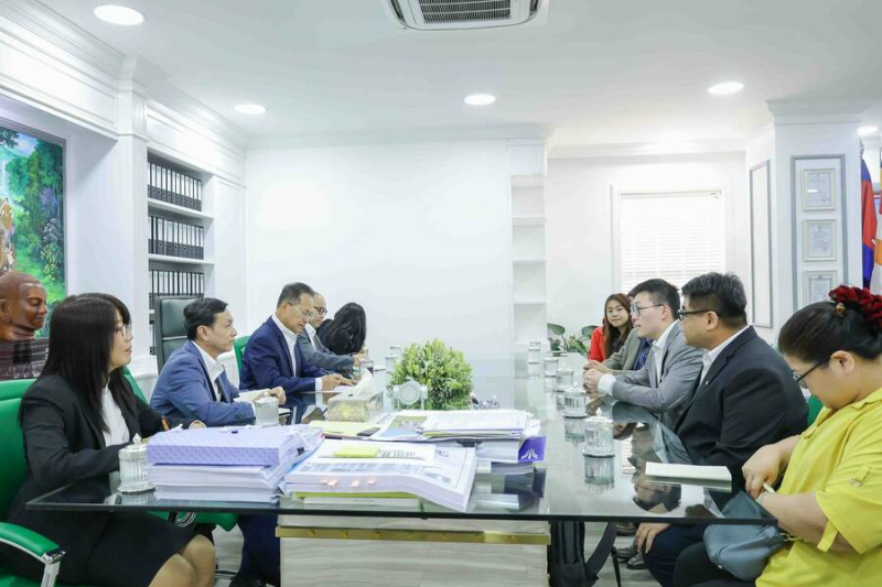威刚科技董事长拜会柬埔寨环境部大臣 商讨投资事宜