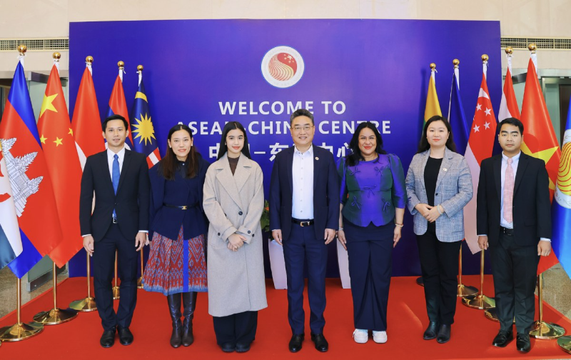 柬埔寨皇室成员首次到访中国—东盟中心
