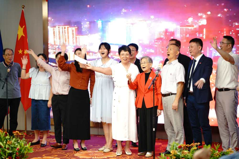 中国驻达沃总领馆举办2025“温暖迎春”新年华人华侨招待会