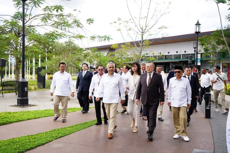 中共中央对外联络部部长会见大印尼行动党西爪哇省党部主席等官员