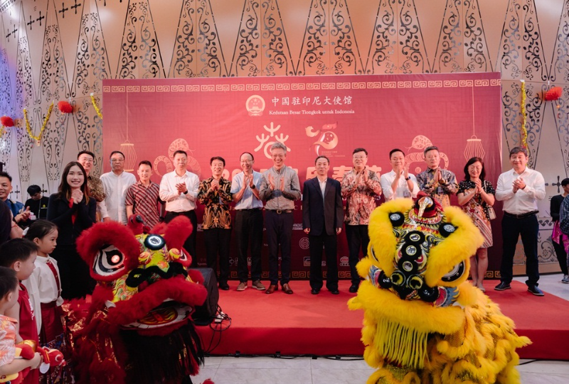 中国驻印尼大使出席2025年欢乐春节快闪活动