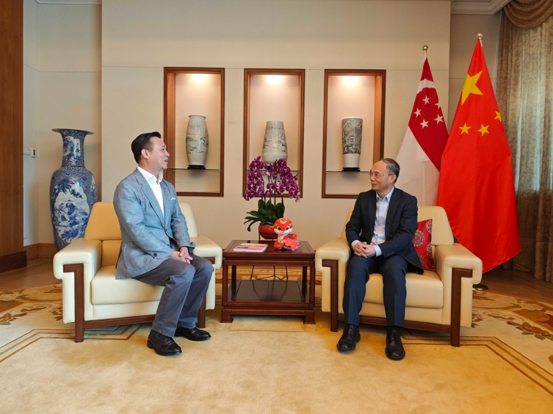 中国驻新加坡大使会见中国和平统一促进会香港总会会长姚志胜