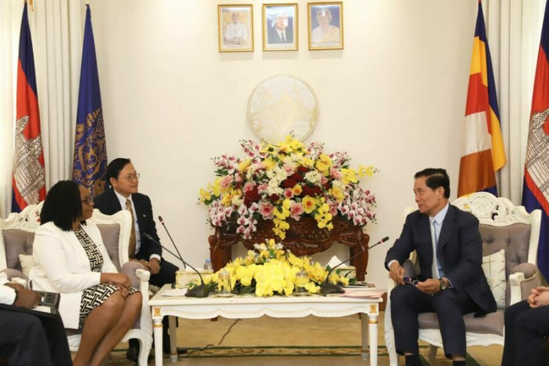 古巴驻柬埔寨大使拜会金边市长 希望促成金边与哈瓦那市缔结友城