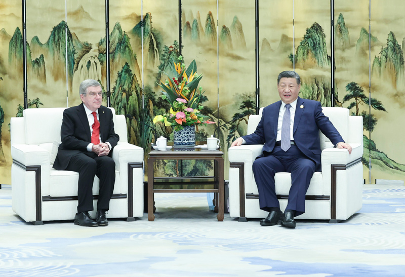 中国国家主席习近平会见国际奥林匹克委员会主席巴赫