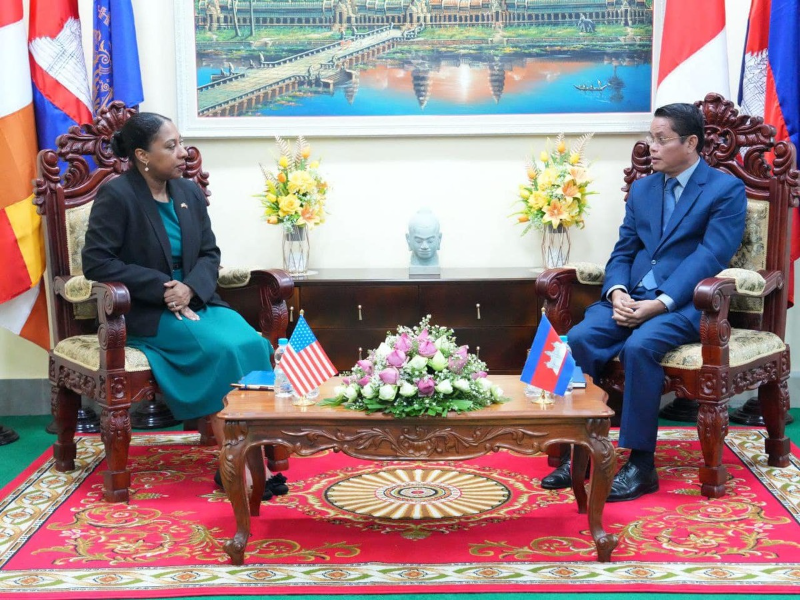 美国暂停对全球扫雷行动援助 美驻柬埔寨大使馆临时代办对美柬两国关系乐观  