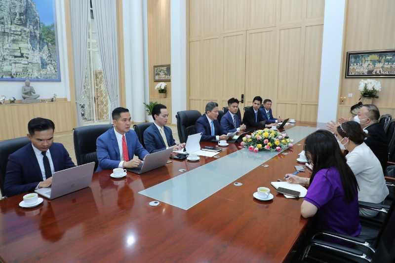 柬埔寨发展理事会第一副主席会见柬国航代表团 商讨河南省政府在柬投资建设农业产业园项目