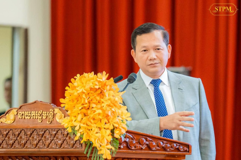 柬埔寨首相洪玛奈：研究为符合条件的合同制小学教师提供编制