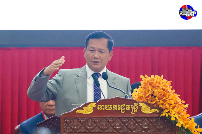 柬埔寨首相洪玛奈呼吁关注儿童饮用含糖饮料问题  糖尿病低龄化敲响健康警钟