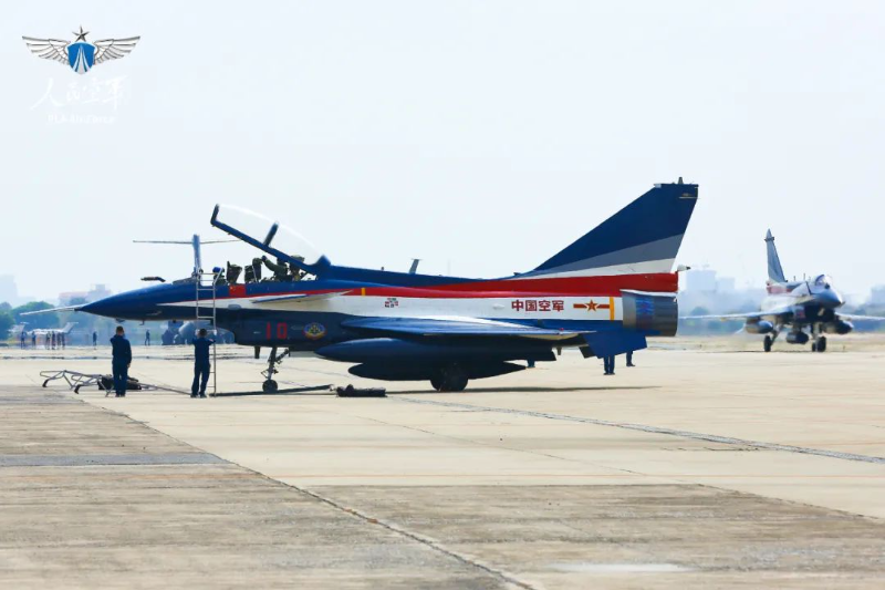 中国空军八一飞行表演队将参加中泰建交50周年暨泰国空军成立88周年庆祝活动并进行飞行表演
