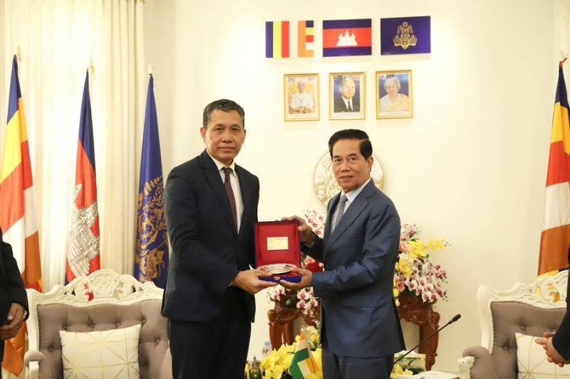 印度驻柬大使拜会金边市市长 提议在金边举办国际美食节