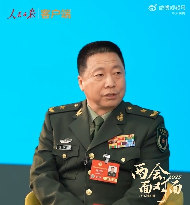  （中国两会）杨利伟：登月航天员会从现有航天员里选拔