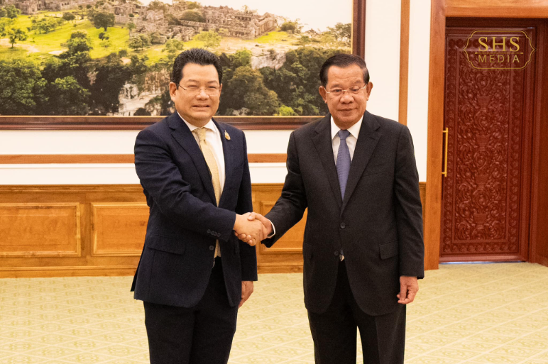 柬埔寨代理国家元首洪森接受新任泰国驻柬大使递交国书