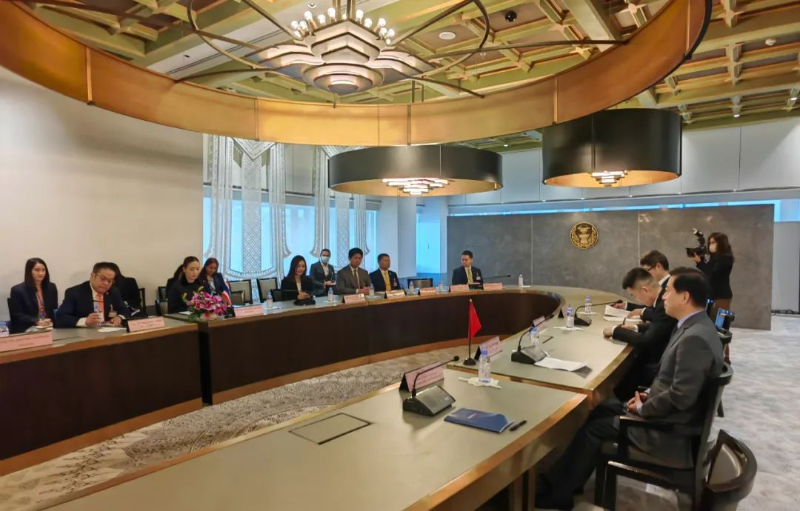 中国驻泰国大使韩志强同泰国国会下议院外事委员会工作交流
