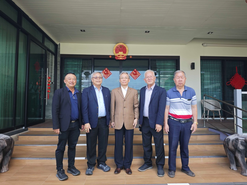 中国驻宋卡总领事汪志坚会见泰国合艾惠州会馆理事长马仕林