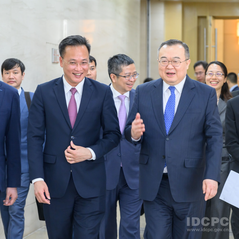 中共中央对外联络部部长刘建超会见越共中央委员、兴安省委书记阮友义
