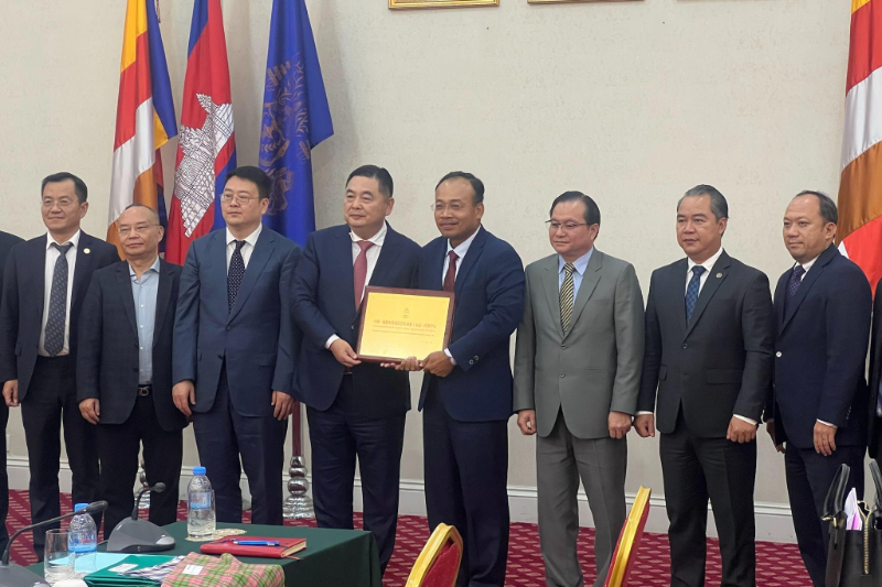 中国成都蓉商总会访问柬埔寨洽谈投资合作 拟在柬建设"成都美食街" 