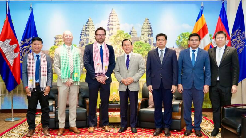柬埔寨旅游大臣会见国际电影公司 支持吴哥窟拍摄项目