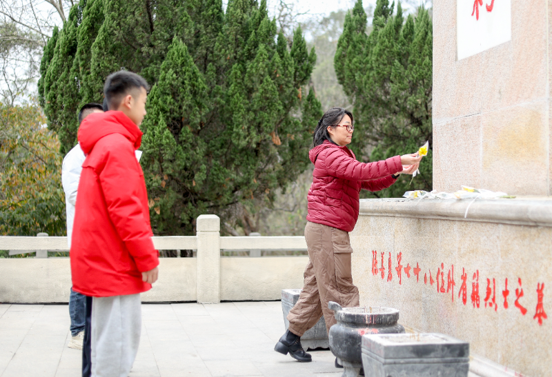 文明祭祀倡新风   广西百色市“三月三”、清明节“鲜花寄哀思 植树护家园”文明实践活动启动