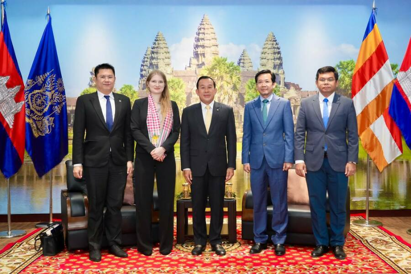 世界经济论坛专家邀请柬埔寨旅游部大臣出席第十六届夏季达沃斯论坛
