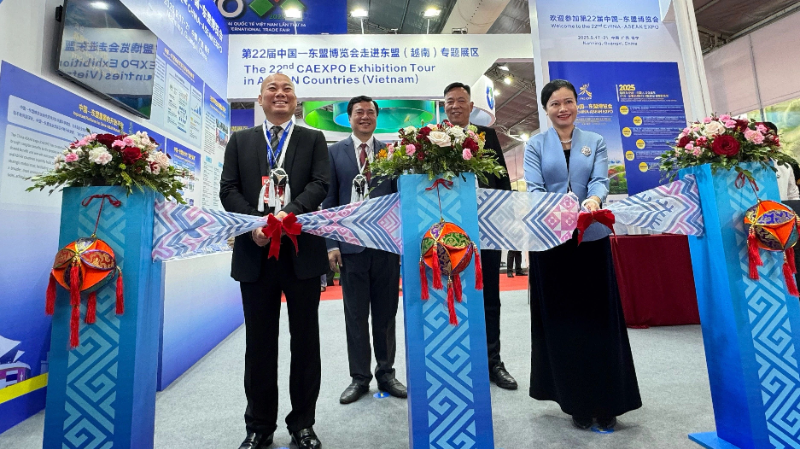 中国—东盟博览会走进东盟（越南）专题展区引近百家采购商与中企交流