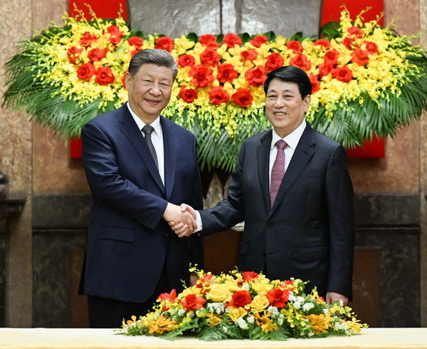 中国国家主席习近平会见越南国家主席梁强