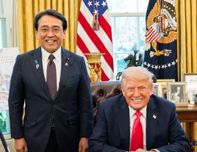 日本官员赴美谈判 称“我地位低却得到特朗普接见，对此很感激”，引日网民吐槽