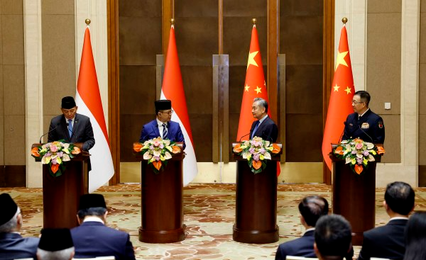 中国外长王毅谈中印尼外长防长“2+2”对话机制首次部长级会议共识