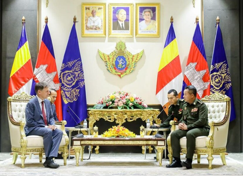 柬埔寨副首相兼国防大臣会见法国大使 就深化两国军事合作进行交流